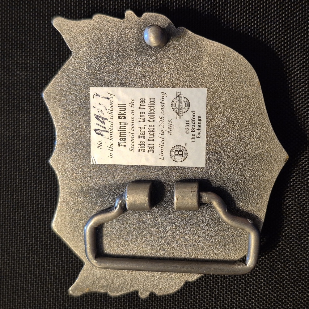 Flaming Skull Belt Buckle - Picture 2 of 3